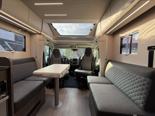 Adria Matrix Supreme 670 DL Automaat - 180PK - 44H Foto: 12