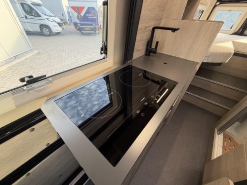 Bravia Mobil SWAN 680 4X4 photo: 10