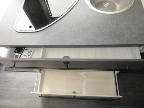 Caravelair Artica 496 MOVER AIRCO AWNING photo: 14