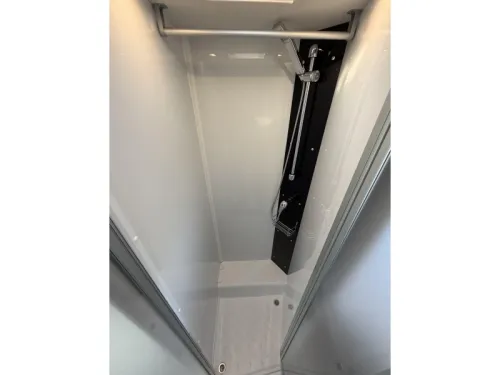 Dethleffs Trend 7057 EBL 2x Airco, XXL Garage photo: 17