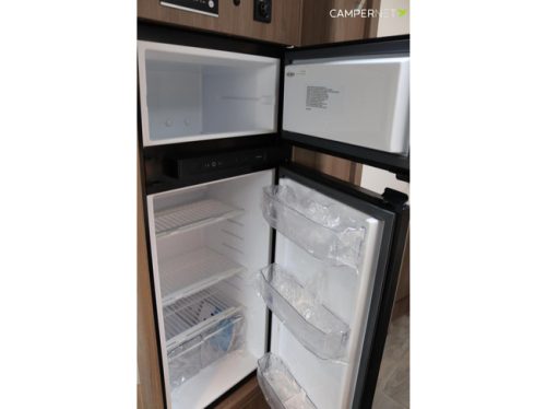 Carado T447 140hp Automatic | Pro+ Package | Pop-up bed | Single beds | Separate shower | Awning | New from stock available | photo: 16