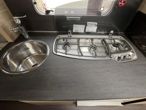 Knaus Sudwind 580 QS Rangierhilfe, Etagenbett, Radio,  Foto: 8