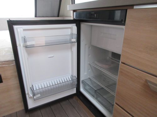 Knaus Sudwind Black Selection 420 QD COMPACT AND LARGE KITCHEN! photo: 8