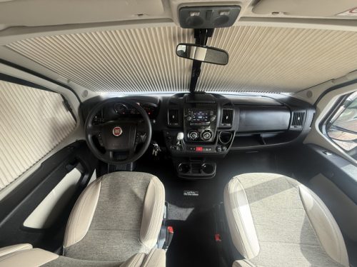 Karmann dexter 625 automatic 150 hp camper van length beds air conditioning leather awning tow bar alloy wheels 16 inch remis pleated blinds photo: 8