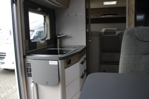Int&eacute;gral l&eacute;ger jeune Hymer Exsis I 580 Pure 9G Tronic AUTOMATIQUE lits jumeaux (58 photo: 30