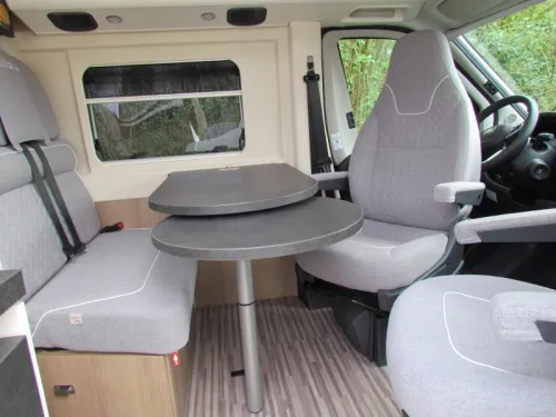 Malibu Diversity Coupe 640 LE K Single Beds, Automatic photo: 2