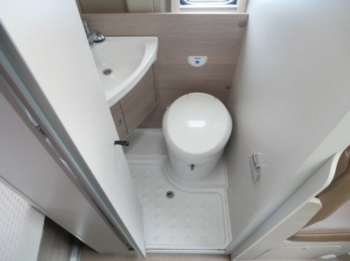 B&uuml;rstner Campeo C540, Camper van de 5,40 metros, &iexcl;&iexcl;cama transversal!! foto: 14