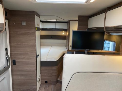 Knaus Live TI 650 MF French bed | Automatic  photo: 18