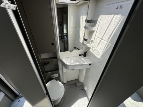 Hymer GT-S 600 XL Bed photo: 13