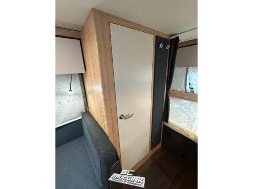 Knaus Sport 420 QD Transverse bed 210 CM LONG! photo: 10