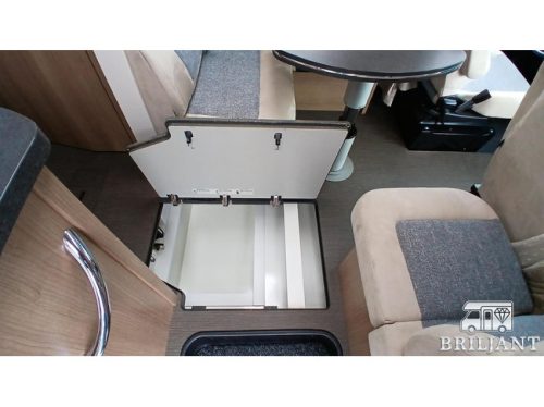 Carthago C-Tourer T-143 .. automatic/single beds photo: 10