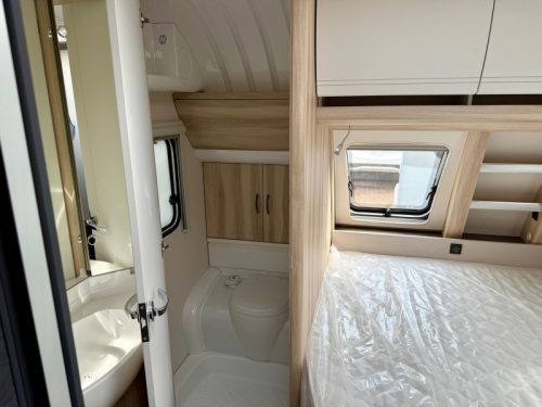 Hobby De Luxe 460 UFE Franz&ouml;sisches Bett & Rundsitzgruppe! Foto: 10