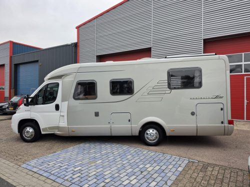 Hymer T 698 CL Queensbed, Omvormer etc.  foto: 20