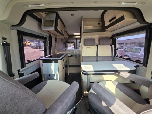 Weinsberg CaraBus 600 ME enkele bedden 4 persoons  foto: 5