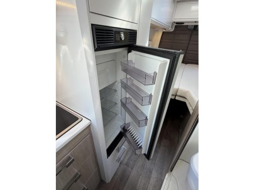 Kabe Travel Master Van 690LB V6 190PK Einzelbetten Solarmodul Anh&auml;ngerkupplung Foto: 19