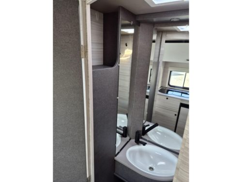 Dethleffs C'Joy 460 LE - Single beds - photo: 17