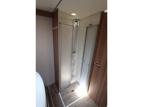 Weinsberg CaraLoft Queen bed + Drop-down bed photo: 21