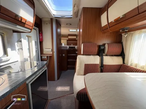 Hymer T 674 SL Single beds  photo: 9