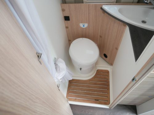 Sunlight Cliff 640, 6.40 Meter Van conversion, Single beds photo: 14