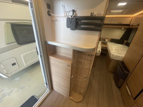 Knaus Sudwind Black Selection 540 UE +floor heating+extra awning photo: 19