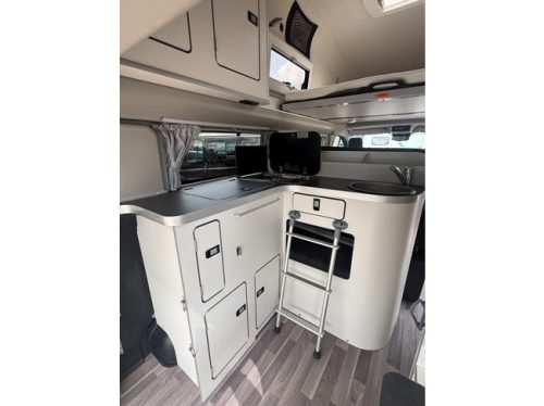 Ford Nugget plus high roof westfalia automatic 170 hp 4 berths air conditioning camera cruise ctr alloy wheels detachable tow bar pdc f/r photo: 21