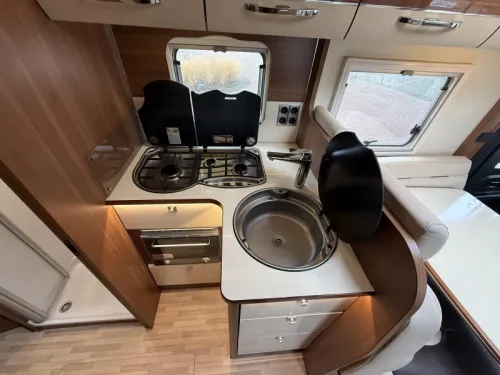 LMC Explorer Comfort 735 G Single Beds Pull-down Bed 2019 photo: 11