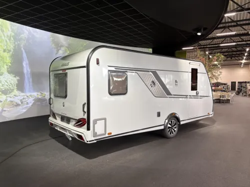 Knaus Sudwind Black Selection 500 PF end kitchen / French bed photo: 3