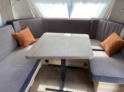 Hobby De Luxe 460 LU photo: 4