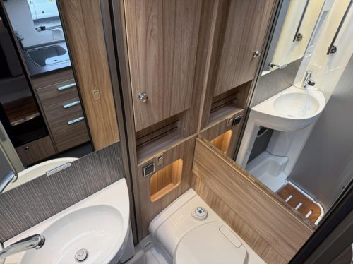 Hymer ML-T 570 4X4 Solar + Paquete Autarkie + Suspensi&oacute;n neum&aacute;tica foto: 8