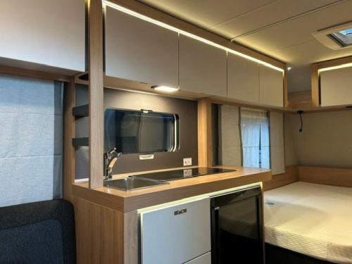 Knaus Sport 450 FU FRENCH BED+DINETTE photo: 6