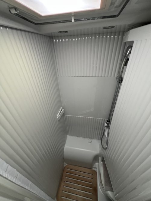 Hymer V 6.6 SF AUTOMATIC SINGLE BEDS+REAR LOUNGE AIR SUSPENSION photo: 8