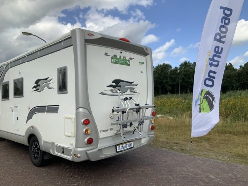 Laika Exclusieve Ecovip AUTOMATIC, 2.3 Multijet 150 HP, Semi-integrated, Queen bed, Half-dinette, Swivel seats Motorhome centre on the road photo: 35