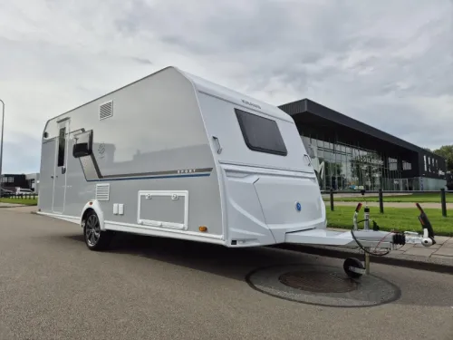 Knaus Sport Platinum 500 QDK Bunk bed and garage door photo: 4