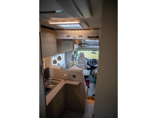 LMC Tracer 690EL model 2027 single beds photo: 7