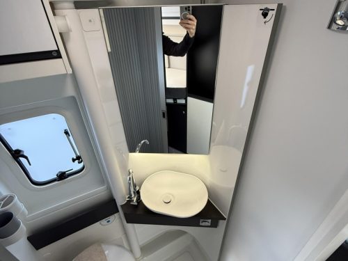 Adria Twin 640 SLB Supreme Automatic 160hp photo: 23