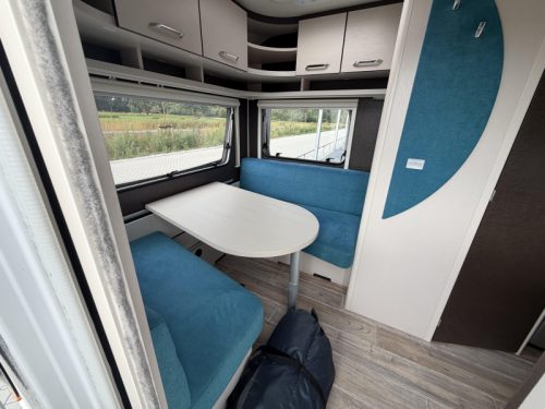 Dethleffs C'Go 475 EL Single beds / awning photo: 4