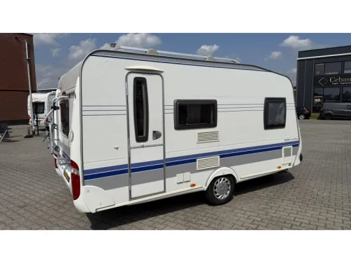 Hobby Excellent 410 SFE French bed dinette toilet  photo: 13