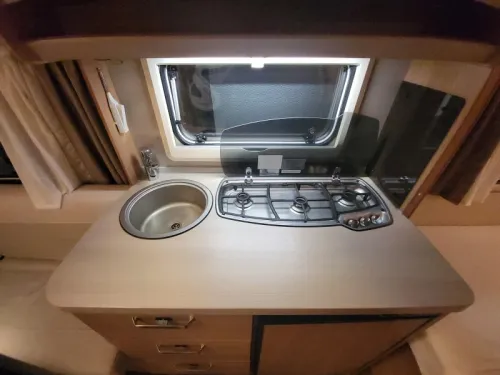 Knaus Sport 450 FU Unico Verona, Rangierhilfe  Foto: 6