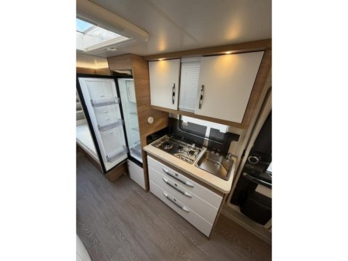Hobby De Luxe 495 UL Inkl. Rangierhilfe und Markise Foto: 14