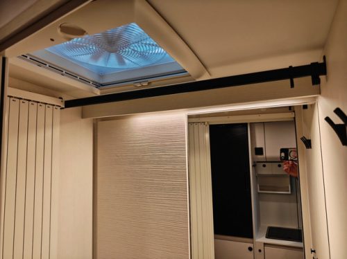 tourne mobil 6.4 Select 2.2 BlueHDI 180PK Automaat - ALL SEASON photo: 6