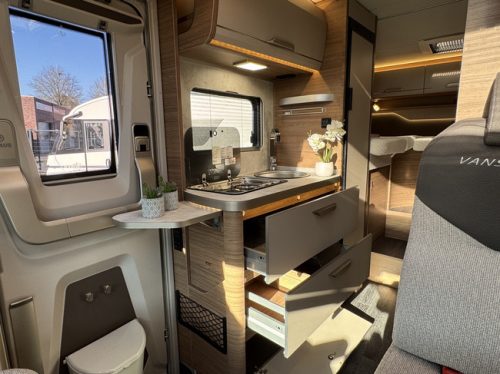 Knaus Van TI Vansation 650 MEG AUTOMAAT 9-Traps 140 pk Euro6 Fiat Ducato 9 **Einzelbetten/Satelliten-TV/Navi/Kamera/2x Lithium/Anh&auml;ngerkupplung Foto: 8
