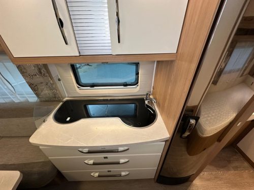 Hobby De Luxe 460 UFe photo: 17