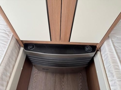 Hobby De Luxe 460 LU Einzelbetten Mover Markise Foto: 13