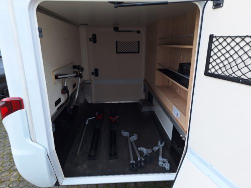 Hymer BMC-T 580 -2 SINGLE BEDS-AUTOMATIC  photo: 13