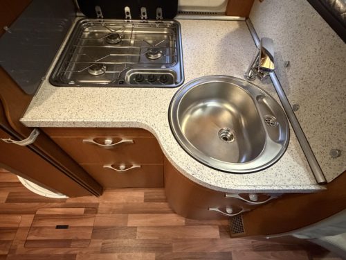 Hymer B678 Single beds-Alde-Air suspension photo: 9