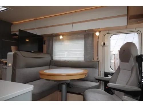 Hymer B ML I 790 Einzigartige Raumaufteilung Foto: 14