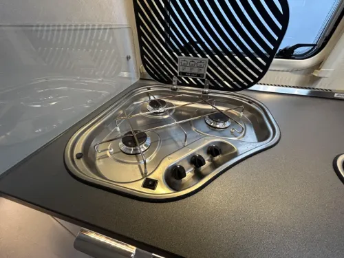 Hymer Exsis-I 678 Einzelbetten, Hubdach  Foto: 14