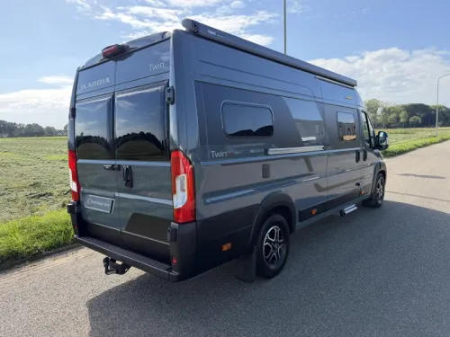 Adria Twin Plus 640 SLB Lithium, Wechselrichter, Solar  Foto: 23