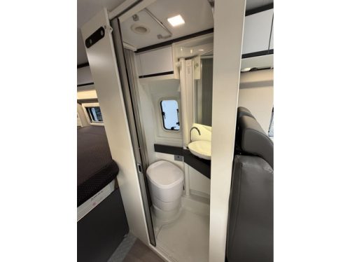Adria 640 SGX Twin Supreme 9T-Automaat Luchtvering Zonnepaneel Trekhaak Clasena foto: 23