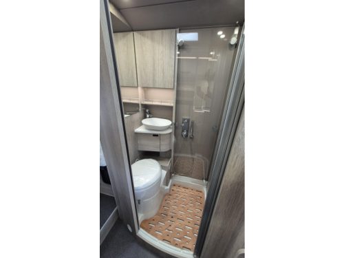 Bravia Mobil SWAN 636 180HP Automatic FullOption photo: 12